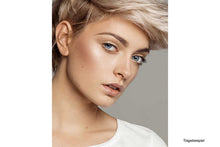 Laden Sie das Bild in den Galerie-Viewer, 18 Karat Kleine Blume mit Kristall Nasenstecker piercinginspiration®