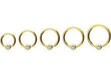 Laden Sie das Bild in den Galerie-Viewer, 18 Karat Gold Kugel Kristall Clicker Ring piercinginspiration®