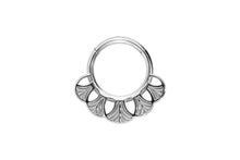 Laden Sie das Bild in den Galerie-Viewer, Clicker Ring Blätter Design piercinginspiration®