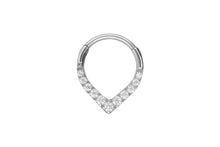 Laden Sie das Bild in den Galerie-Viewer, Titan Spitz 11 Eingefasste Kristalle Clicker Ring piercinginspiration®