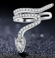 Laden Sie das Bild in den Galerie-Viewer, Kristall Schlange Ear Cuff 925 Sterling Silber piercinginspiration®