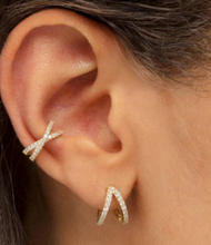 Laden Sie das Bild in den Galerie-Viewer, X Kreuz Kristall Ear Cuff 925 Sterling Silber piercinginspiration®