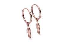 Laden Sie das Bild in den Galerie-Viewer, Kreolen Feder Clicker Ring Paar Ohrringe piercinginspiration®