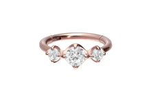 Laden Sie das Bild in den Galerie-Viewer, 3 Eingefasste Kristalle Clicker Ring piercinginspiration®