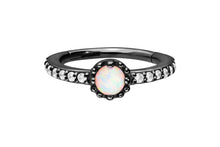 Laden Sie das Bild in den Galerie-Viewer, Multiple Eingefasste Kristalle Opal Clicker Ring piercinginspiration®