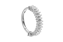 Laden Sie das Bild in den Galerie-Viewer, Clicker Ring Eingefasste Multiple Baguette Kristalle piercinginspiration®