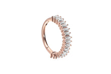 Laden Sie das Bild in den Galerie-Viewer, Clicker Ring Eingefasste Multiple Baguette Kristalle piercinginspiration®