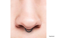 Laden Sie das Bild in den Galerie-Viewer, Clicker Ring Gedreht piercinginspiration®