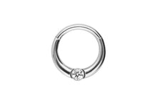 Laden Sie das Bild in den Galerie-Viewer, Eingefasster Kugel Kristall Clicker Ring piercinginspiration®