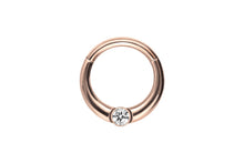 Laden Sie das Bild in den Galerie-Viewer, Eingefasster Kristall Flach Clicker Ring piercinginspiration®