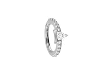 Laden Sie das Bild in den Galerie-Viewer, Eingefasster Kristall Dreieck Conch Flügel Clicker Ring piercinginspiration®