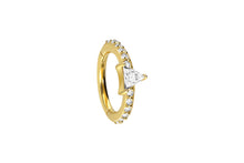 Laden Sie das Bild in den Galerie-Viewer, Eingefasster Kristall Dreieck Conch Flügel Clicker Ring piercinginspiration®