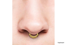 Laden Sie das Bild in den Galerie-Viewer, Clicker Ring Oval Oriental Septum Daith piercinginspiration®