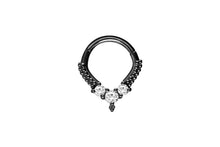 Laden Sie das Bild in den Galerie-Viewer, Clicker Ring Septum Daith Kugeln 3 Kristalle Tropfen piercinginspiration®