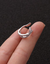 Laden Sie das Bild in den Galerie-Viewer, X Kreuz Kristall Ear Cuff 925 Sterling Silber piercinginspiration®