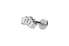 Laden Sie das Bild in den Galerie-Viewer, Titan Innengewinde Labret 5 Baguette Kristalle Ohrpiercing Platte Flach piercinginspiration®