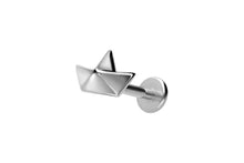 Laden Sie das Bild in den Galerie-Viewer, Titan Papier Schiff Innengewinde Labret Ohrpiercing piercinginspiration®