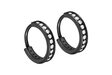 Laden Sie das Bild in den Galerie-Viewer, Titan Kreolen Clicker Ring Kristalle Ohrstecker Paar Breit Ohrringe piercinginspiration®