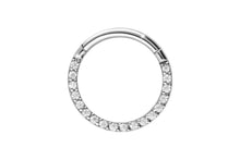 Laden Sie das Bild in den Galerie-Viewer, Titan Multiple Eingefasste Kristalle Clicker Ring piercinginspiration®