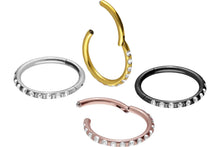 Laden Sie das Bild in den Galerie-Viewer, Titan Multiple Epoxy Kristalle Clicker Ring piercinginspiration®