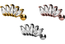Laden Sie das Bild in den Galerie-Viewer, 5 Kristalle Lotus Blume Ohrpiercing piercinginspiration®